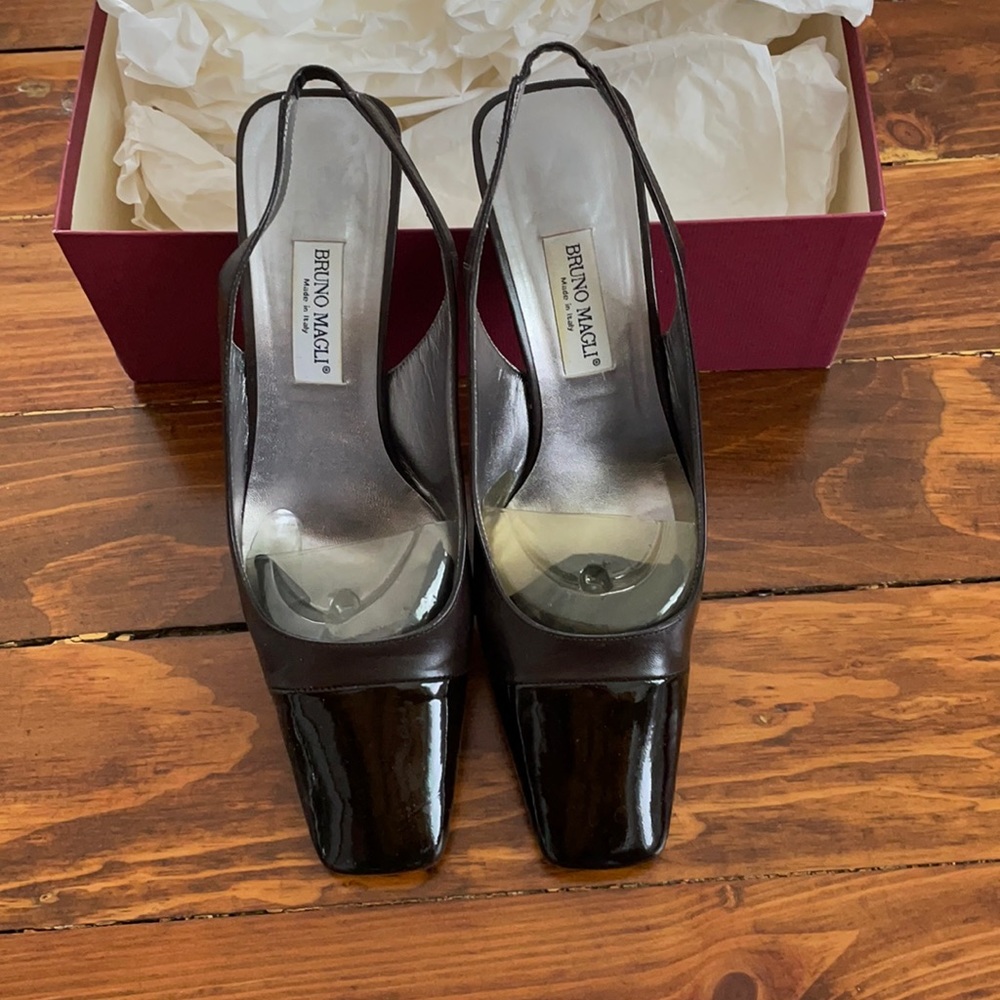 Bruno Magli Brwn & Blk Patent Square Toe Slingback